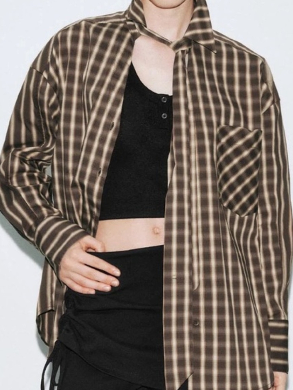 Brown plaid long sleeve button-up shirt by the fashion brand Urban Revivo Size L